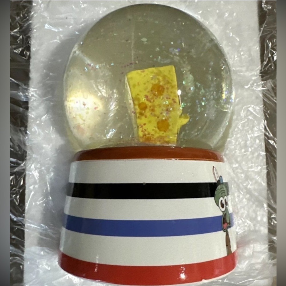 SPONGE BOB SQUAREPANTS  SNOW  GLOBE SPONGE BOB GLOBE NEW - Picture 9 of 11